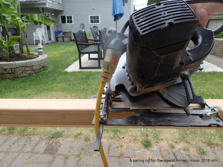 A dipping lug sail for Gwragedd Annwn. Making the spar/yardarm, fitting